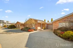 UNIT 11 37 DERRIMA RD, Queanbeyan