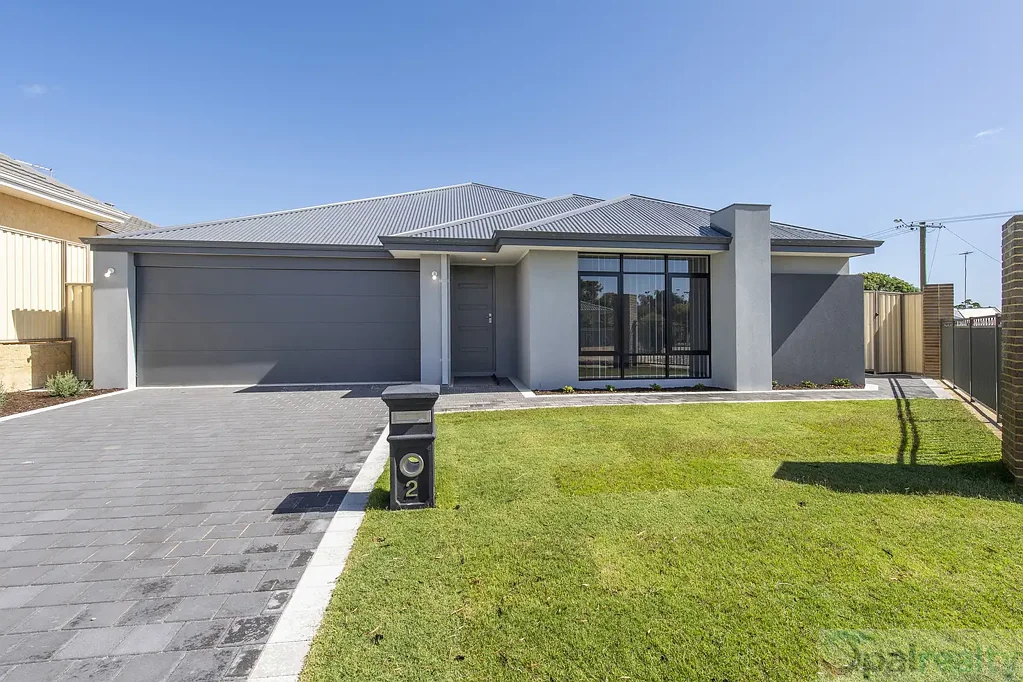 Singleton stunner