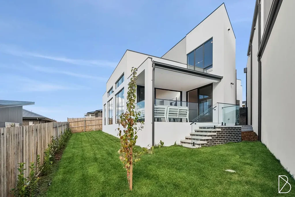 Denman Prospect 4房  Brand New Designer Living with Soaring Ceilings and Entertaining Appeal