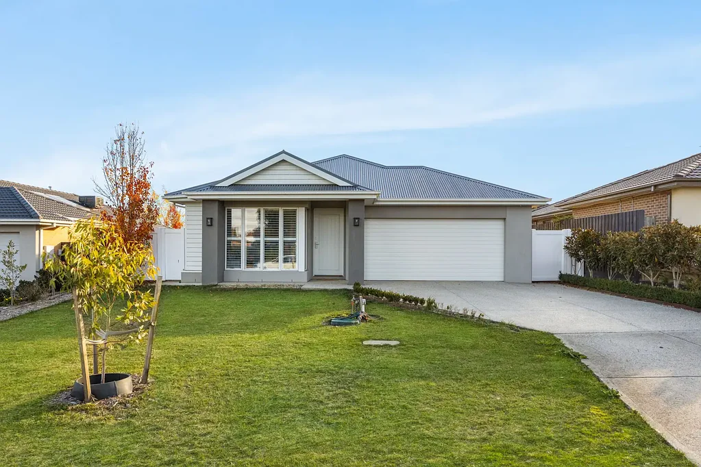 9 Eagle Ridge, Gisborne, VIC 3437