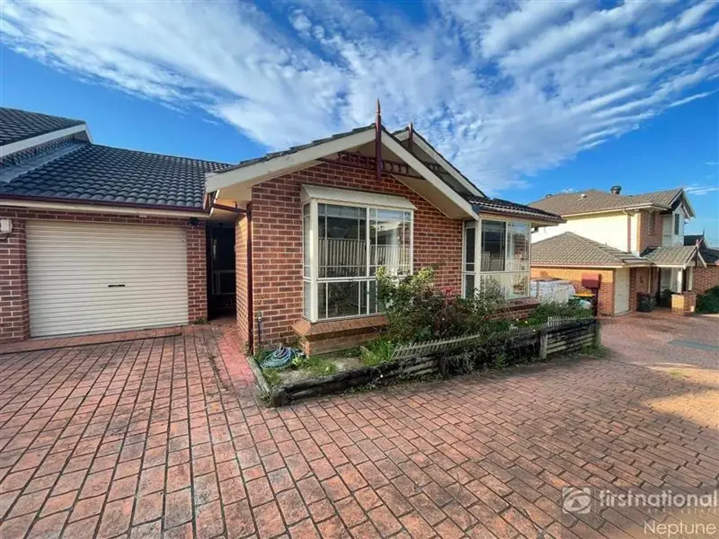 Bright & Fresh Three Bedroom Villa in Sought After Girraween School Catchment