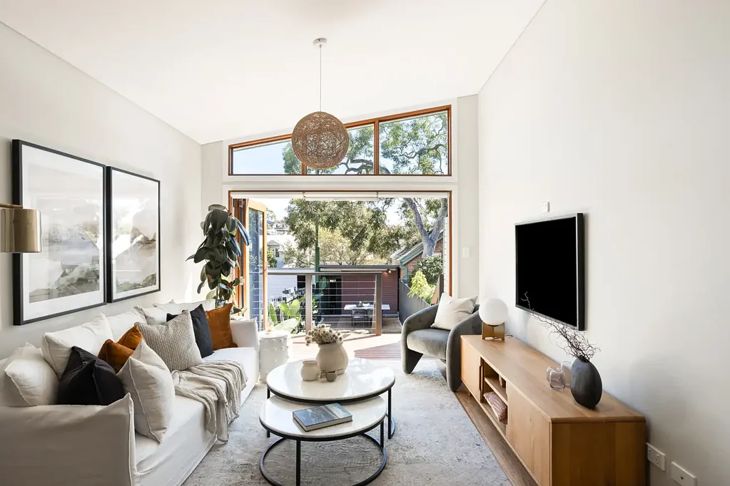 Annandale 3Moenga Designer home with fresh updates and retained village charm
