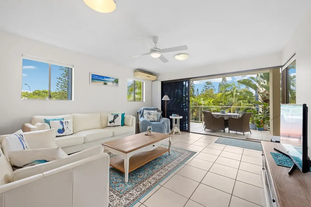Parrearra 3ਬੈੱਡਰੂਮ Where Every Day Feels Like a Holiday - Stylish Island Apartment in Prized Leeward Complex