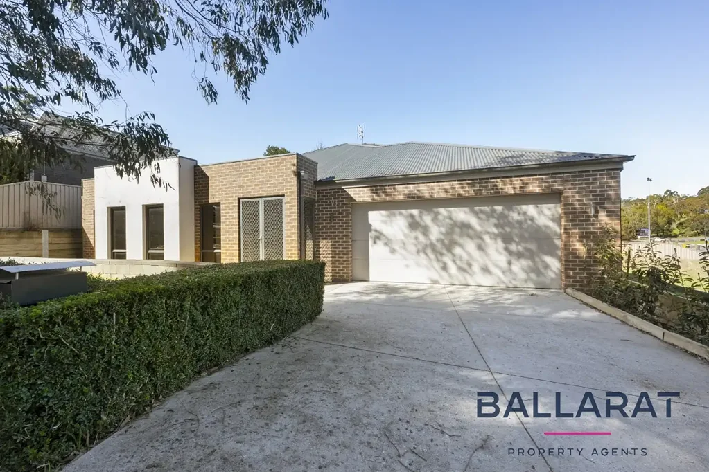 Large Four Bedroom Family Home Nestled in the Heart of Beautiful Buninyong