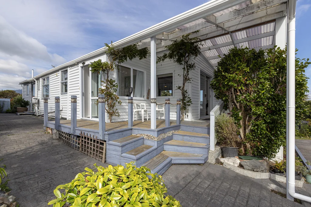 13 The Crescent, Raumati South, Kapiti Coast, Wellington