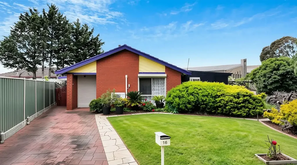 Sunshine North 3 Slaapkamer Move In, Invest or Renovate – A Sunshine North Opportunity