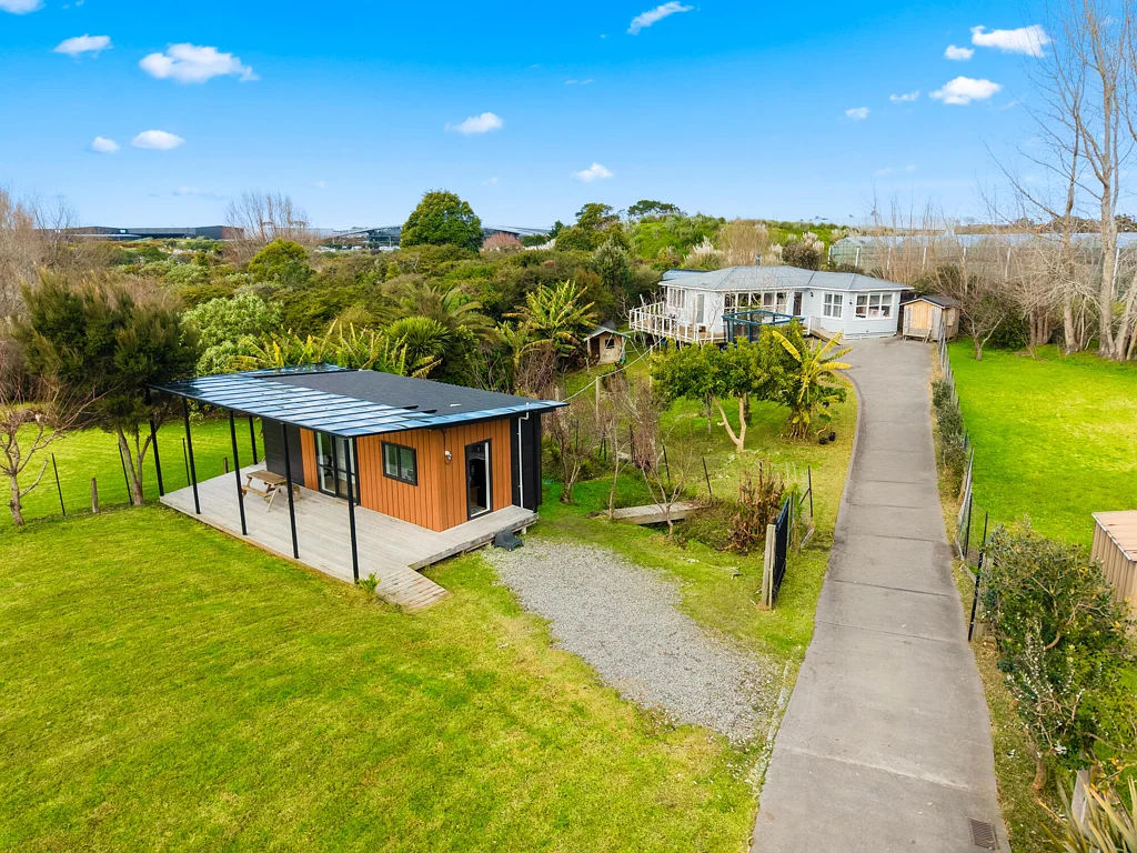 Mangere 5房 双地契1760㎡稀缺大地——自住、投资、开发一步到位！ Buy One or Buy Both - Endless Potential on 1760m2