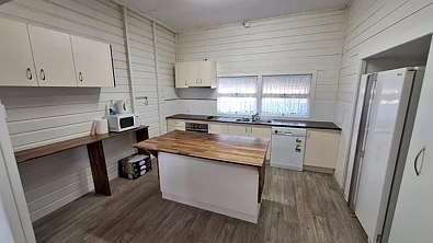 30 Johnson, Stanthorpe, QLD 4380, 4 phòng ngủ, 1 phòng tắm, House