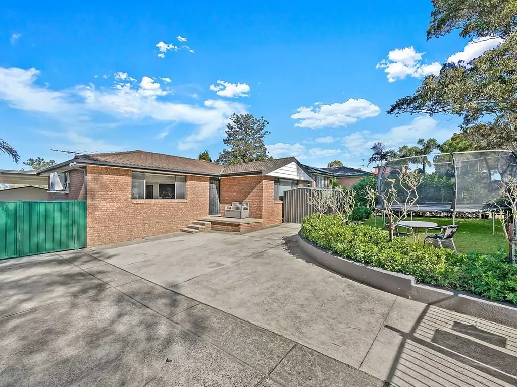 Dean Park 5બેડરૂમ Dual Income $1,240 Per Week