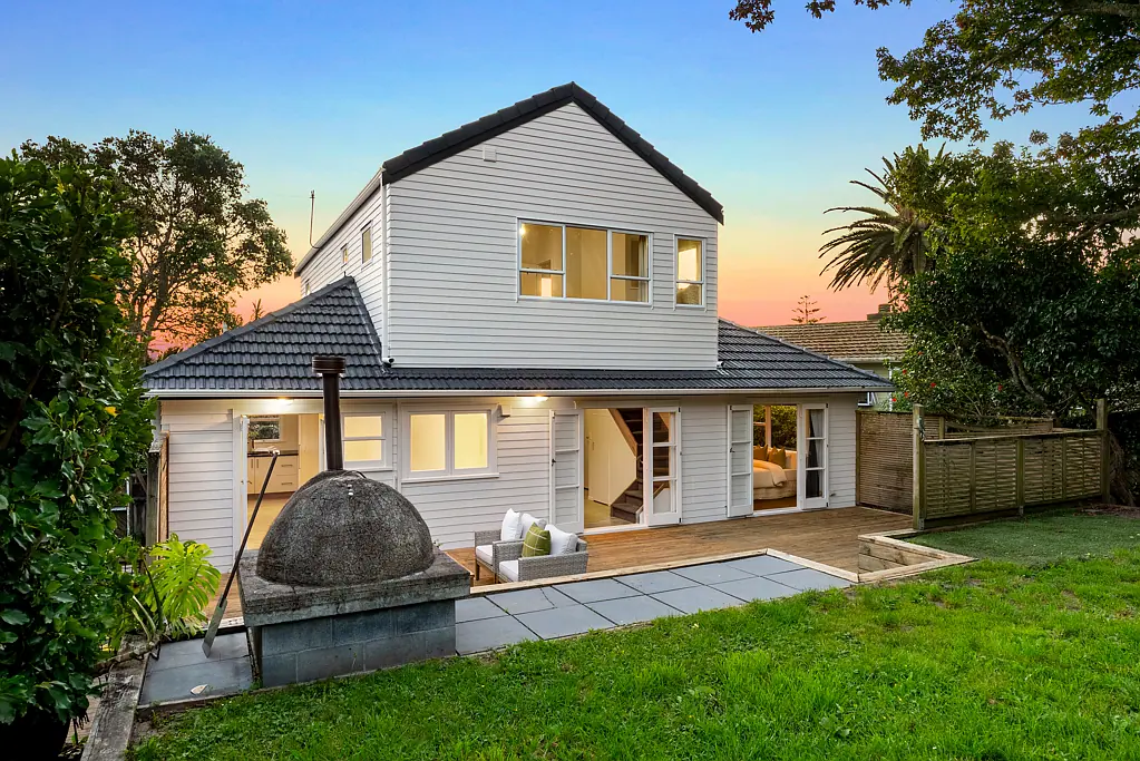 20 Sea Vista Avenue, Beach Haven, North Shore City, Auckland