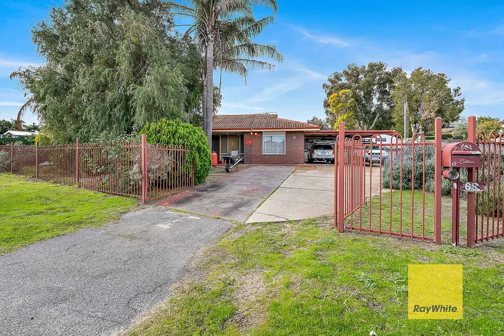 Thornlie 3 Slaapkamer Packed With Potential On A Generous Corner Block