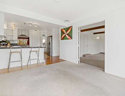 16 Marydale Drive, Mount Roskill, Auckland City, Auckland, 5房, 2浴, 独立屋