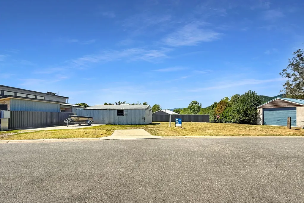 Porepunkah  Building Block to Buffalo Views