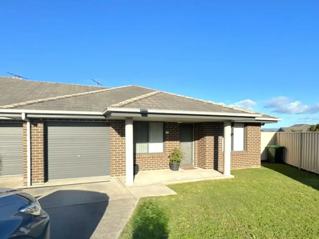 Stunning Duplex In Hunterview
