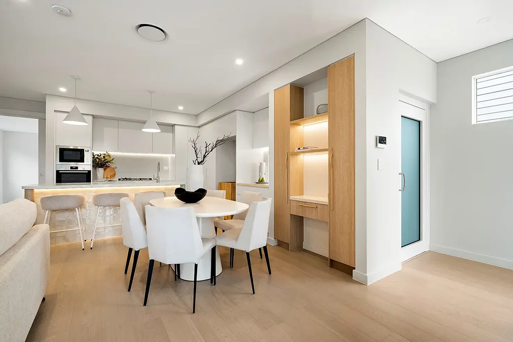 Engadine 4બેડરૂમ Brand New Designer Townhouse with Private Lift in the Heart of Engadine