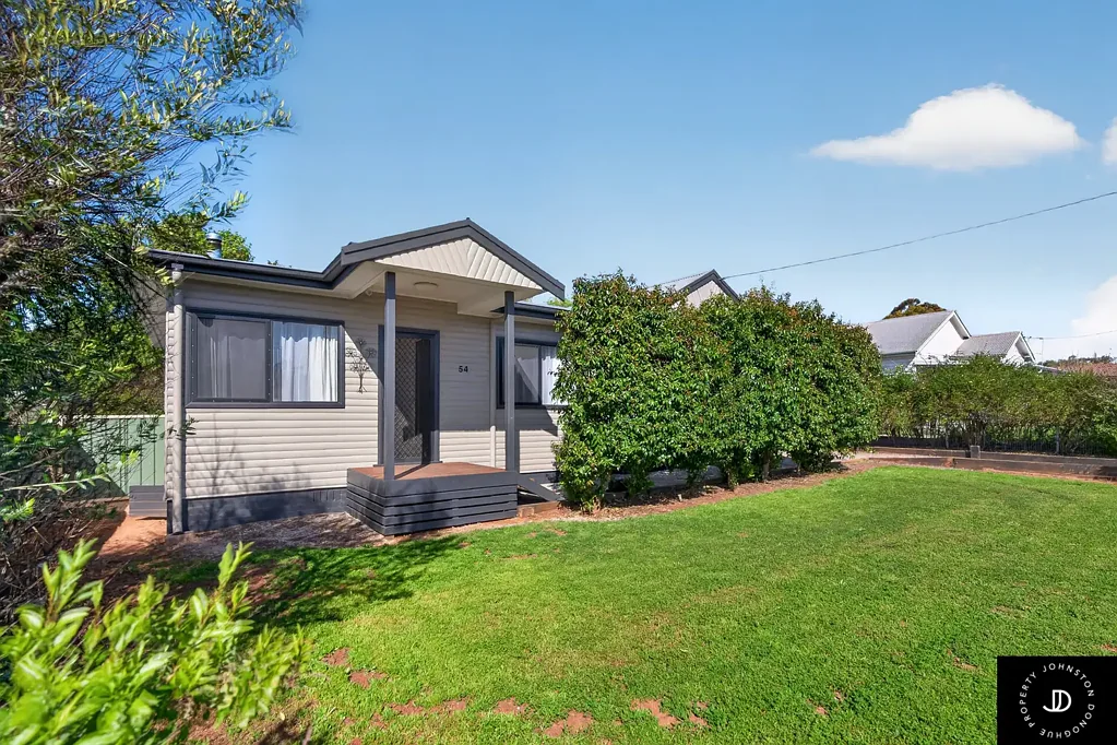 Gunnedah 3 Bedroom Comfortable Living with Great Shedding!