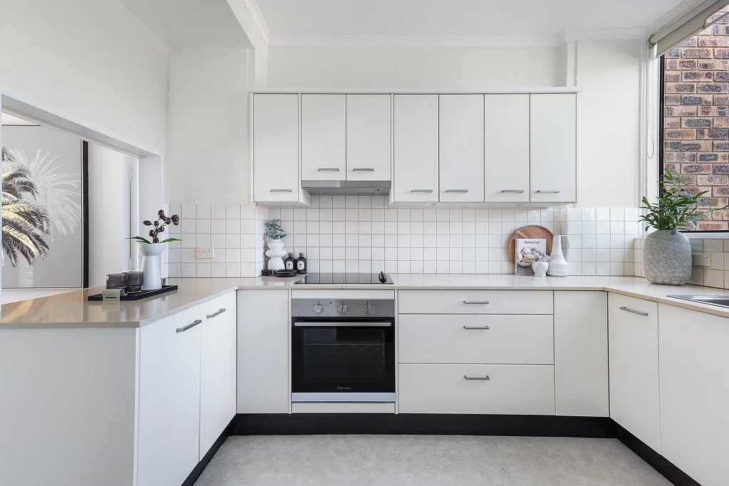 Lifestyle & Location - Quiet 2 Bedroom Townhouse