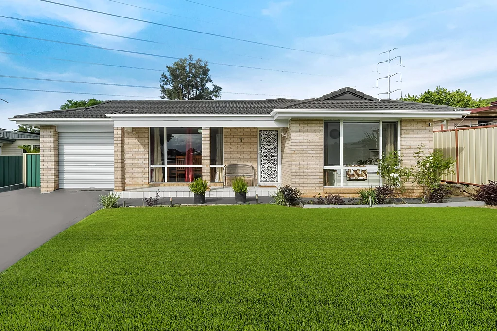 8 Rushes Place, Minto, NSW 2566