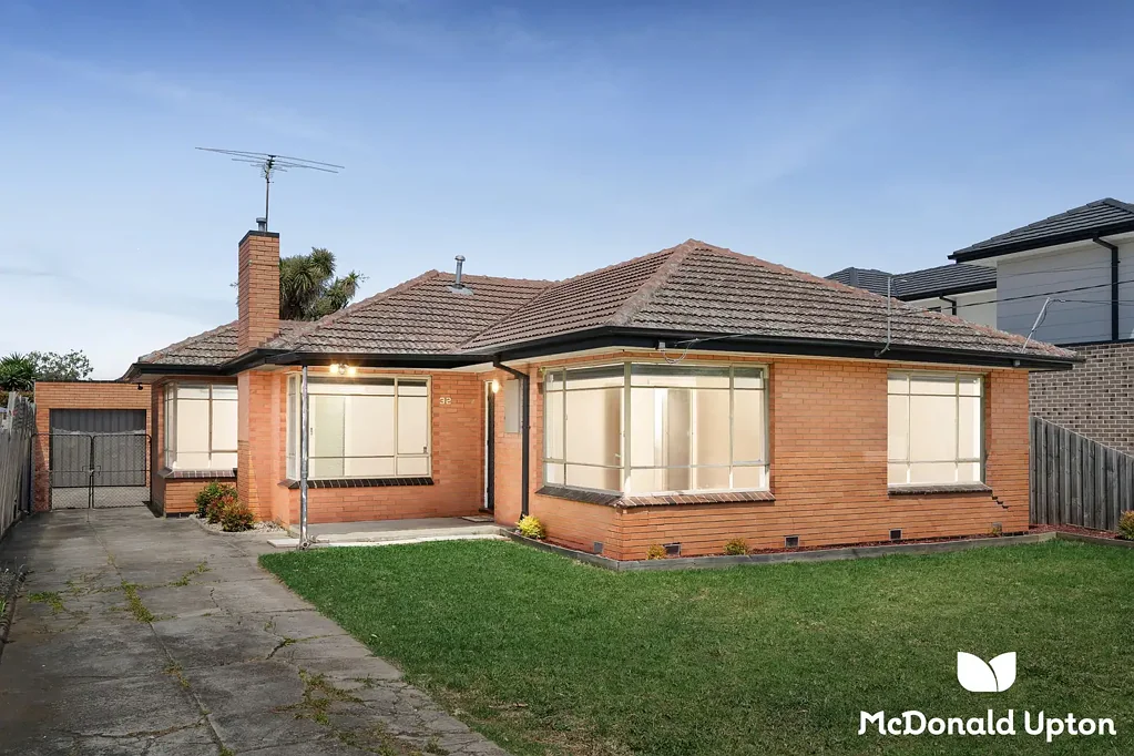 Keilor East 4غرفة نوم Endless Potential on a Generous 602m² Allotment