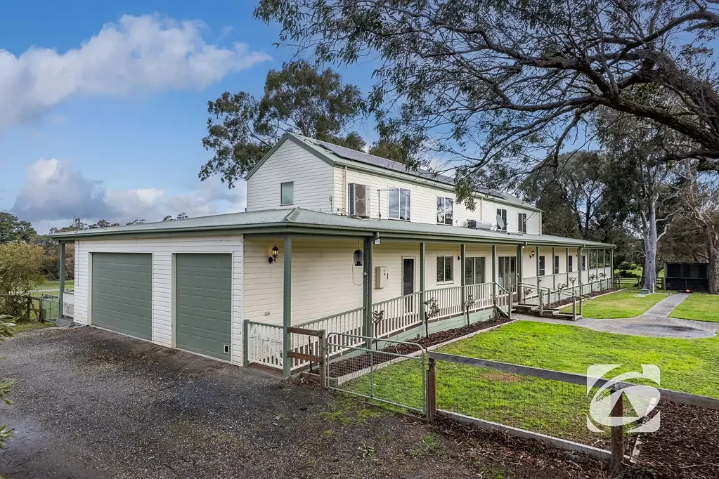 Pakenham  Space, Style & Serenity!
