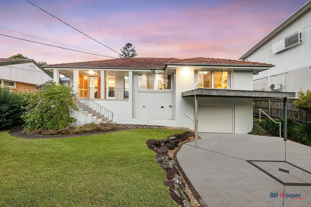 Mount Gravatt East 3બેડરૂમ Elevated Family Living in Mount Gravatt East – A Much-Loved Home in a Leafy, Transforming Pocket