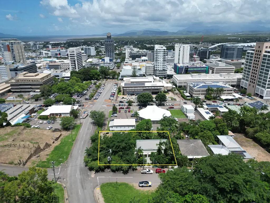 Townsville City 10 Bedroom Elevated City Living with Approved Development Potential