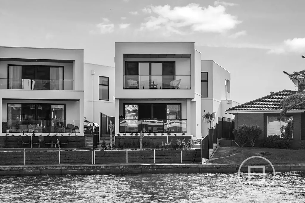 West Lakes 5Phòng ngủ Offers Close Tuesday 24th June at 2pm