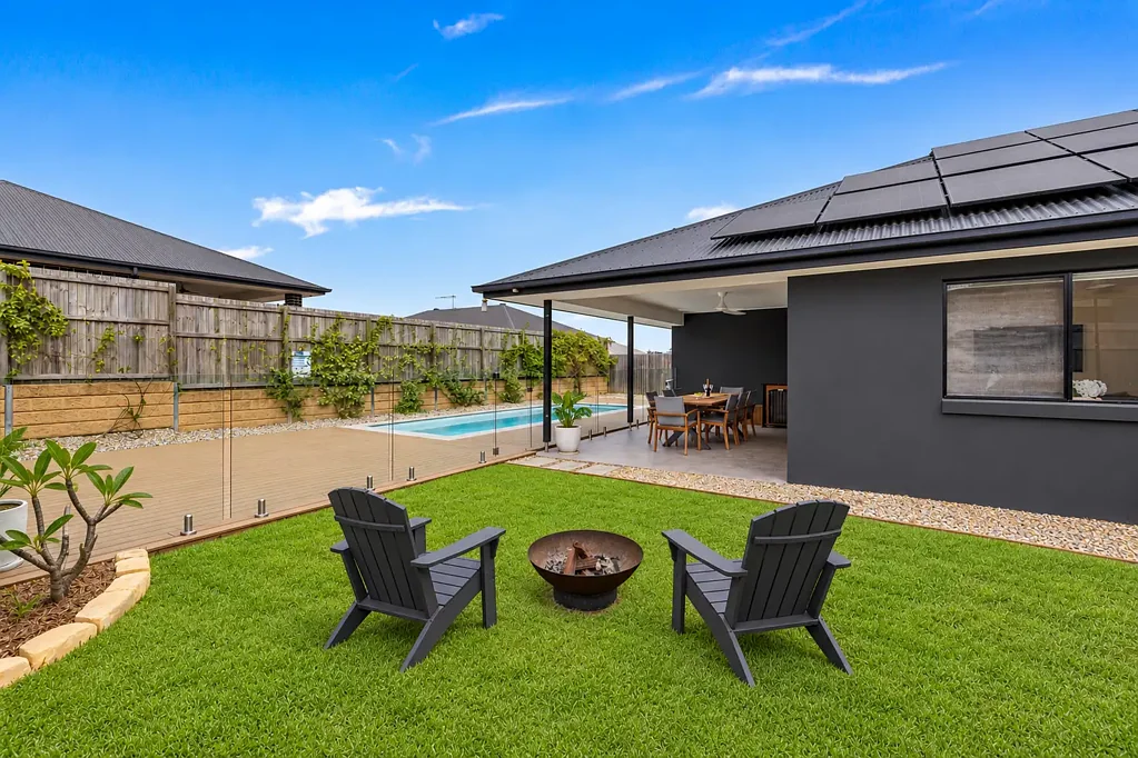 Flagstone 4कमरा The Ultimate Family Entertainer – Space, Style & a Sparkling Pool!