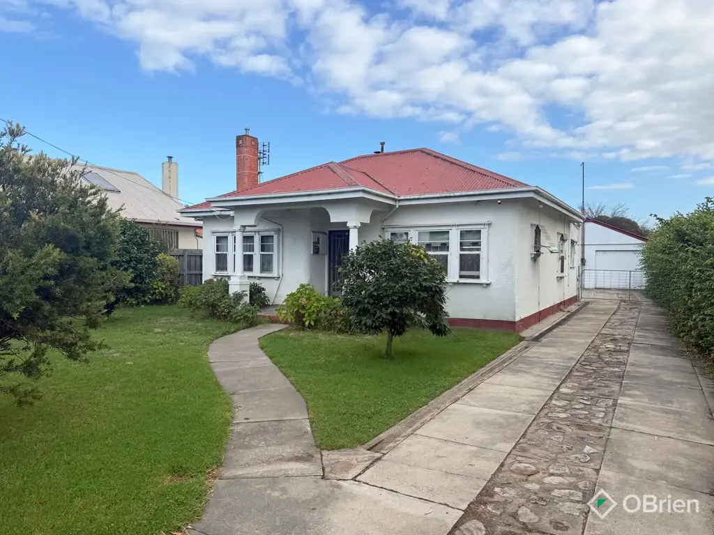 Bairnsdale 3Moenga Charming 1960s Home with Character & Potential
