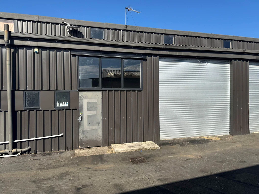 Papakura VERSATILE INDUSTRIAL UNIT