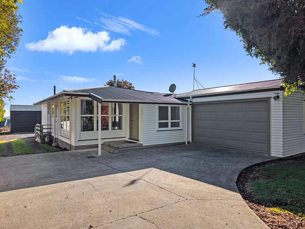 Onewhero 3બેડરૂમ Warm and Cosy Family Home, Super-Sized Shed