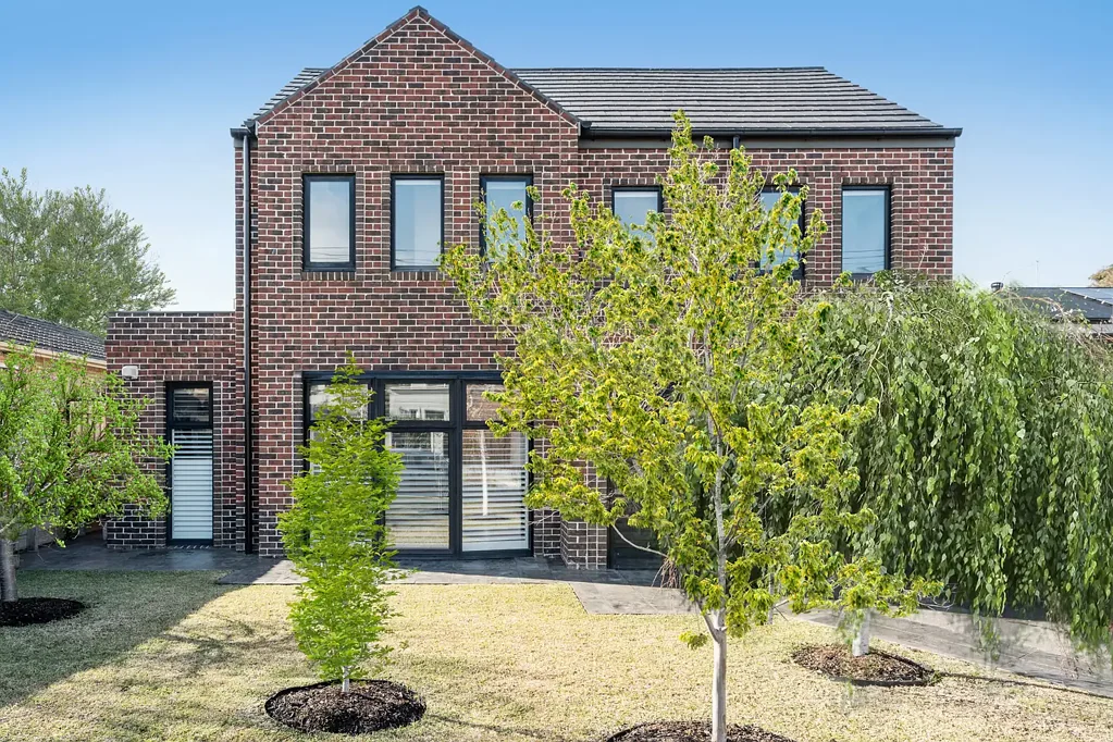 Strathmore 4Zimmer Statement Living on Prestigious Wickham Grove