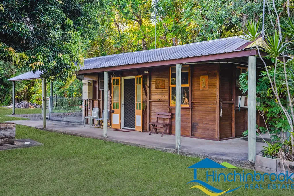 Cottage - Two (2) bedrooms & includes electricity