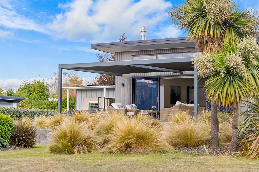Lake Hawea 3ห้องนอน Where Every Day Feels Like a Lake Escape