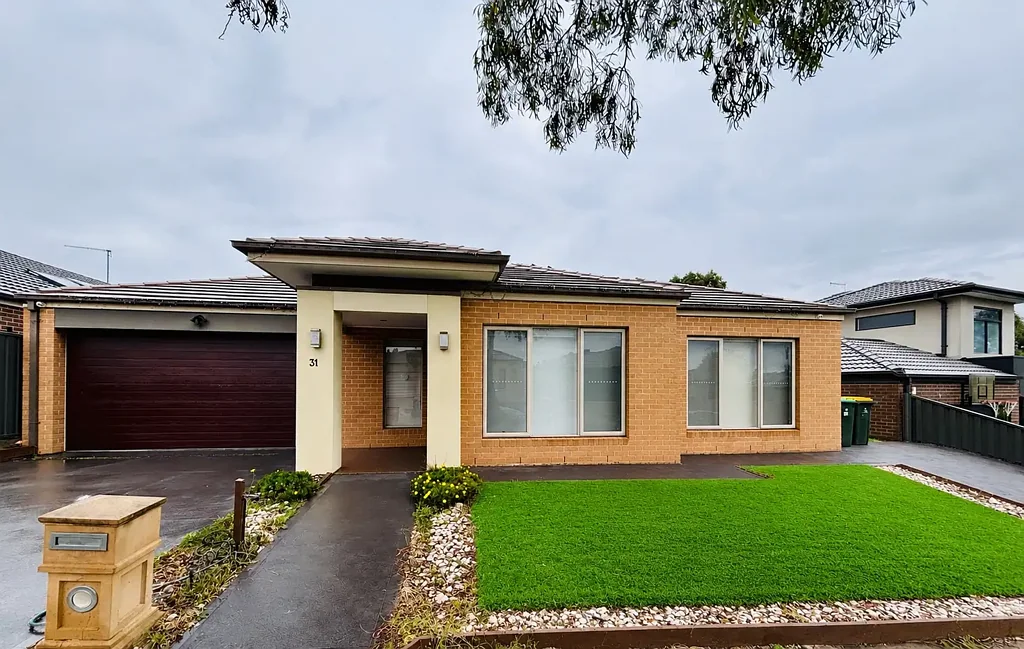 Two Master Ensuites & Multiple Living Areas!!