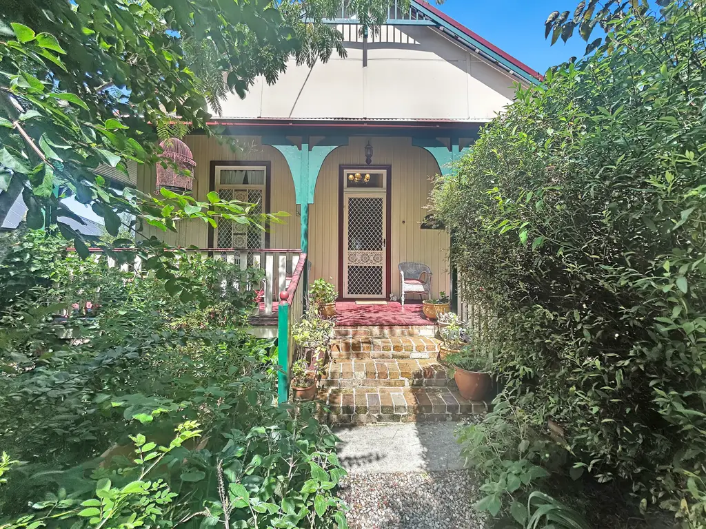 Lawson 3Habitaciones Fully Renovated Traditional Heritage Mountains Home with Open Views in a quiet cul-de-sac - View by appointment.