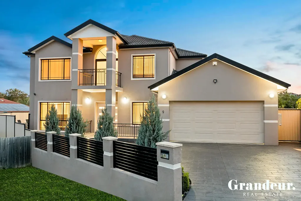 Edensor Park 5 Slaapkamer Grand Full-Brick Family Home in Prime Location.