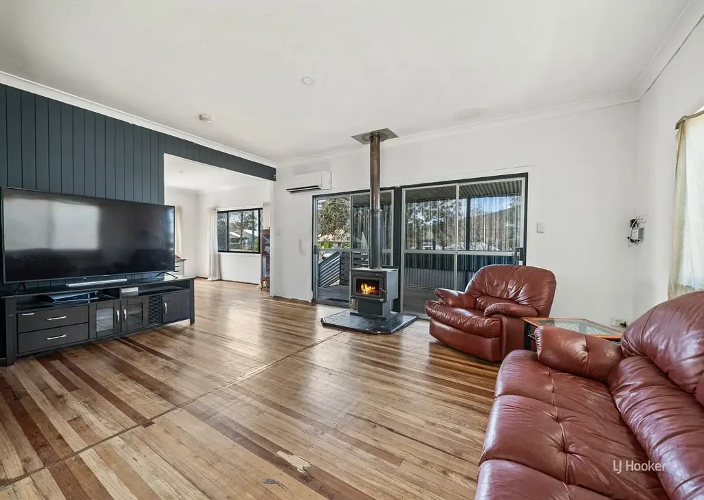 Moore 2ਬੈੱਡਰੂਮ Renovation Opportunity – Elevated Block with Plenty of Potential