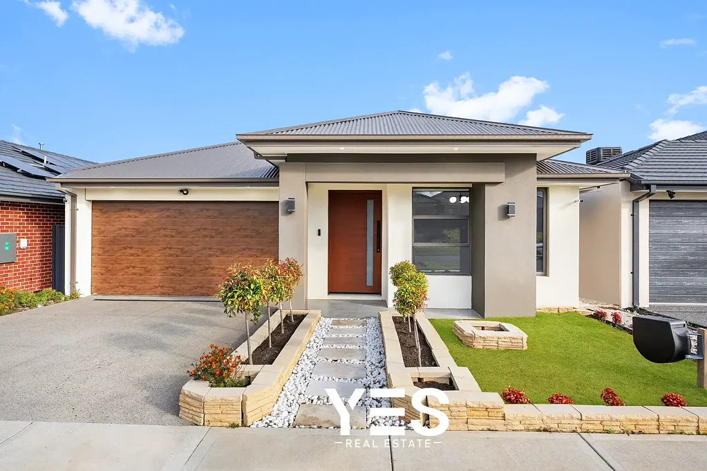 Modern Family Living in Five Farms Estate