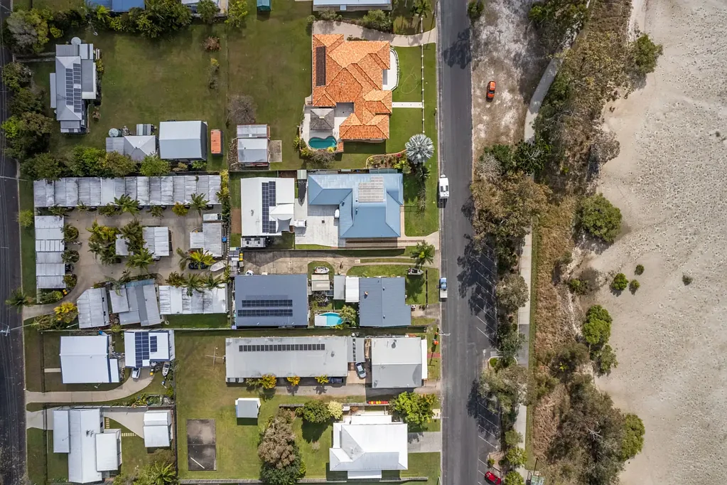 A Stones Throw to the Waters Edge!