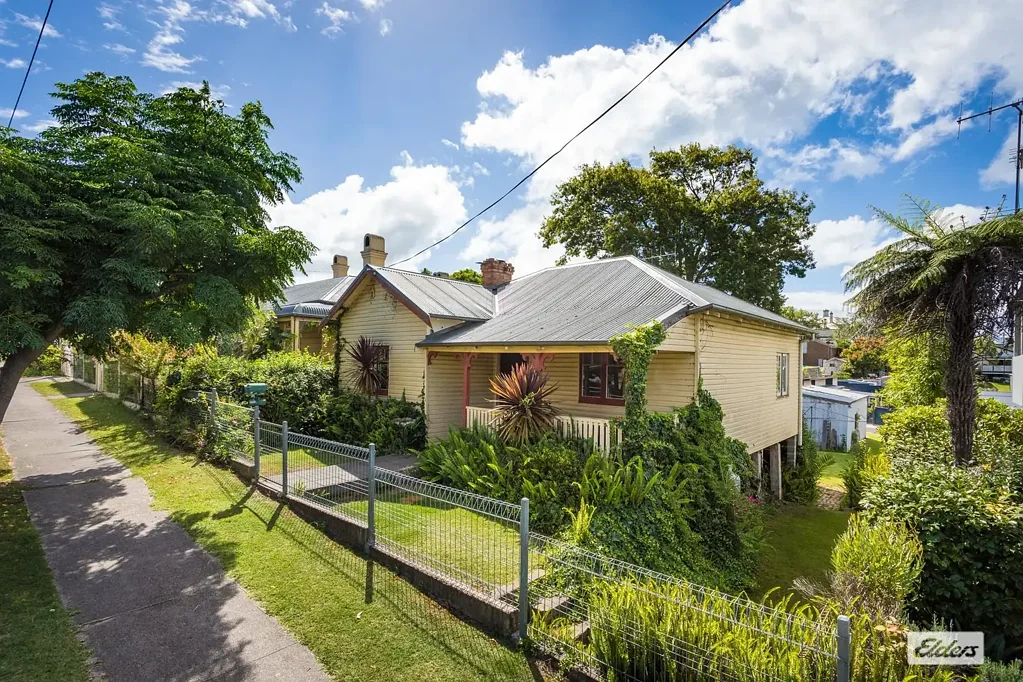 Bega 3ห้องนอน Charming 3-Bedroom Cottage in the Heart of Bega!