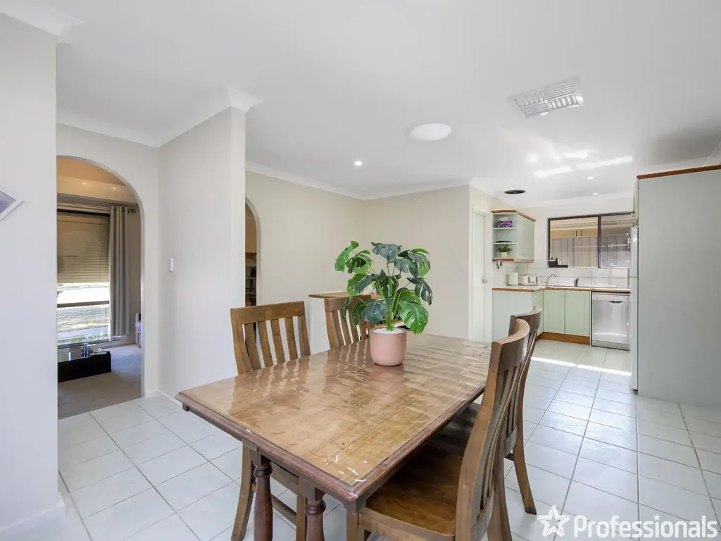 62 Lincoln Road, Forrestfield, WA 6058
