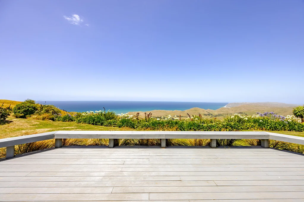 Porangahau 2 Slaapkamer Modern coastal retreat with panoramic views