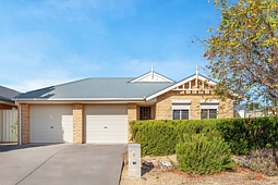 4 Admiralty Circuit, Smithfield
