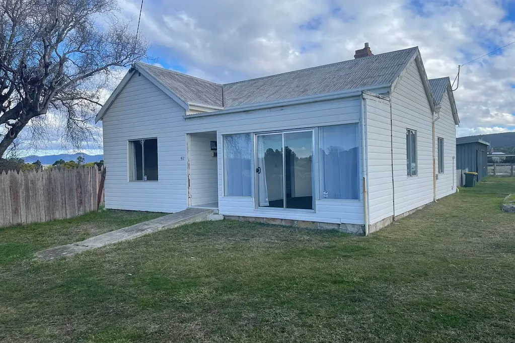 Neatly presented 3 bedroom home