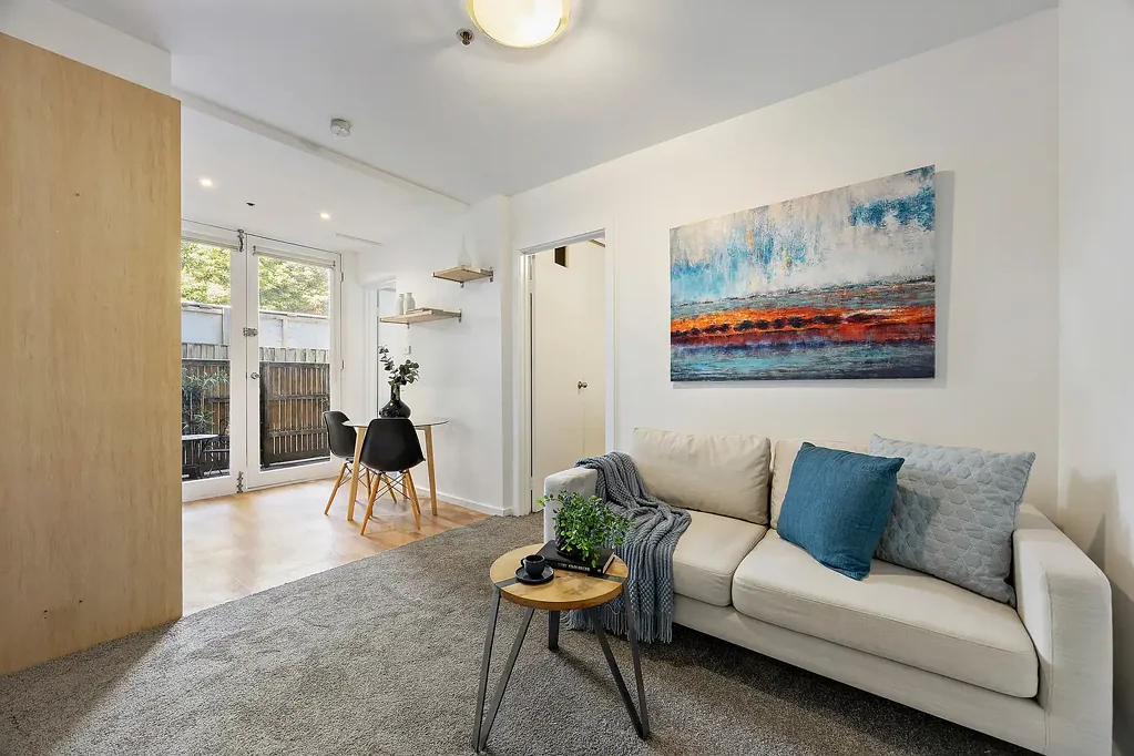 St Kilda 1ห้องนอน Charming Courtyard Apartment in Prime St Kilda Location!