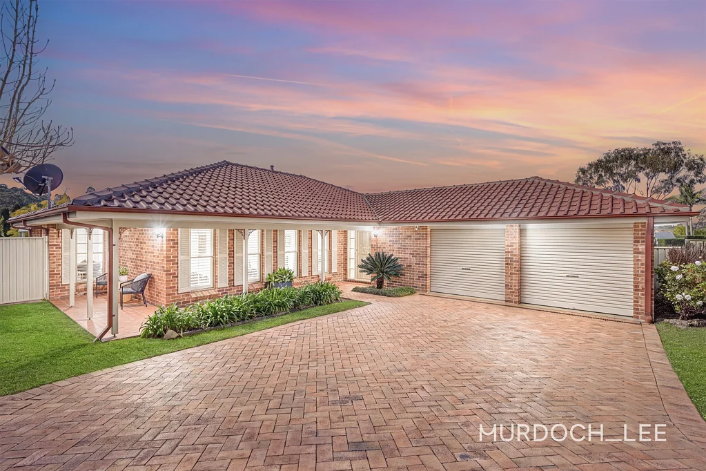 Baulkham Hills 4房 单层生活 | 步行至 Norwest Metro Single Level Living | Walk to Norwest Metro