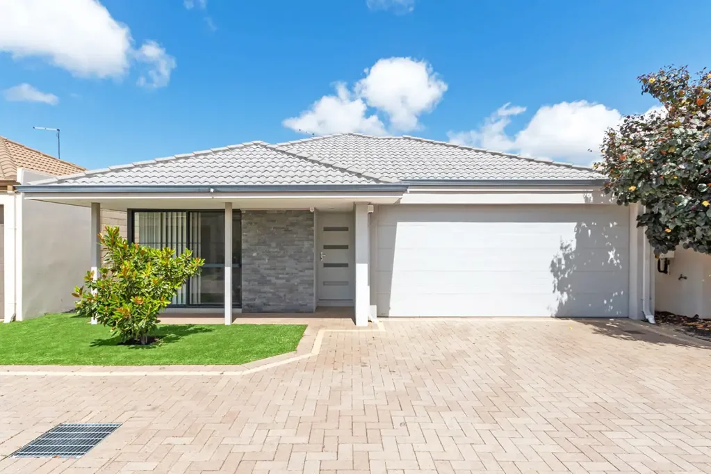 2/146 Willespie Drive, Pearsall, WA 6065