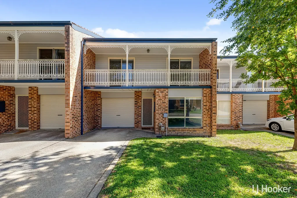 Stylish, Spacious & Convenient Townhouse Living