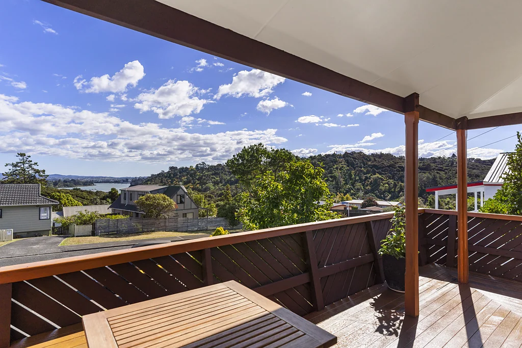17 Hale Crescent, Bayview, North Shore City, Auckland